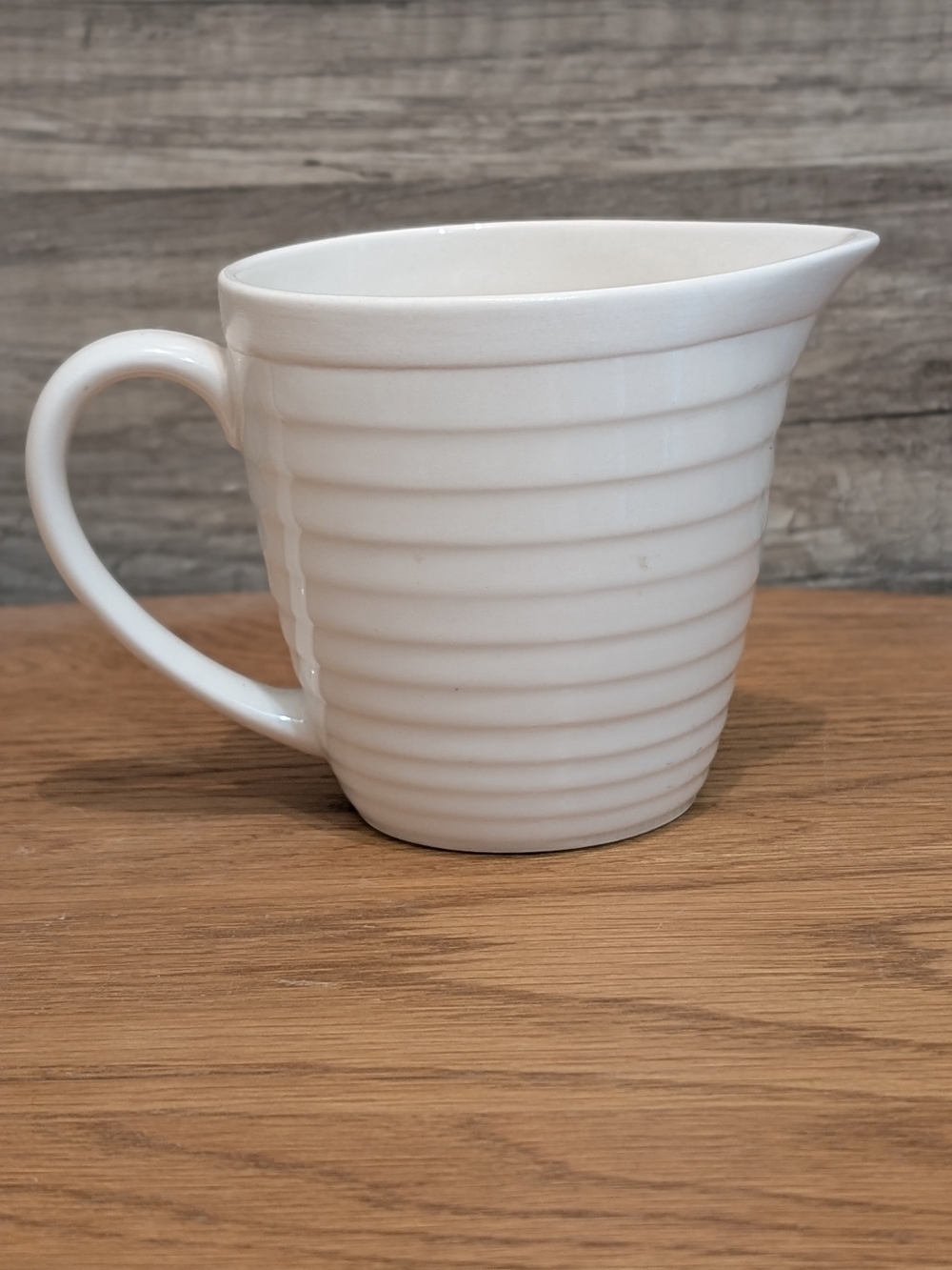 Creamer w/ Ribbed (Beehive Design)